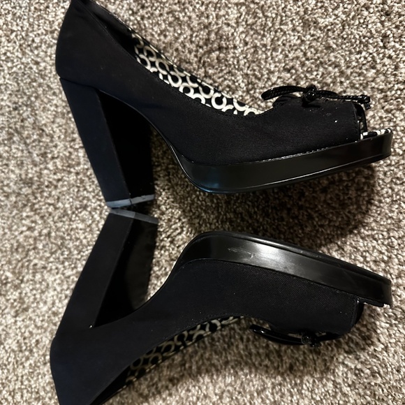 Coach Peep-Toe Women’s shoe Size 9 - Picture 2 of 3
